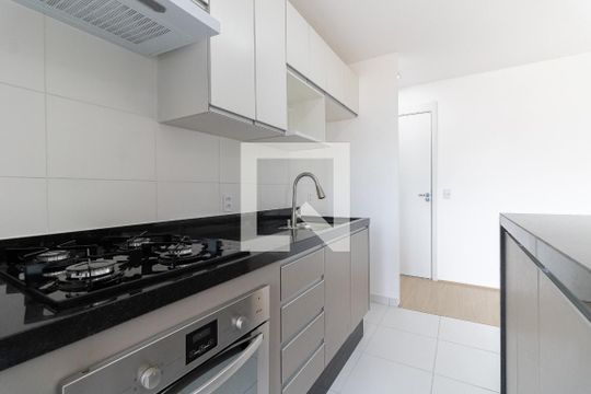 Cozinha de apartamento para alugar com 2 quartos, 55m² em Vila Dom Pedro I, São Paulo