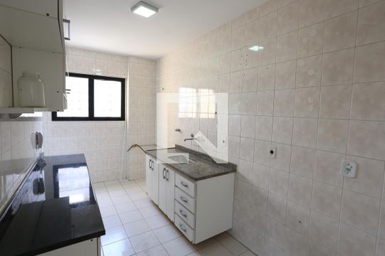 Cozinha de apartamento à venda com 2 quartos, 72m² em Vila Ré, São Paulo