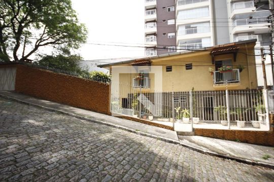 Fachada de casa à venda com 3 quartos, 240m² em Jardim da Glória, São Paulo