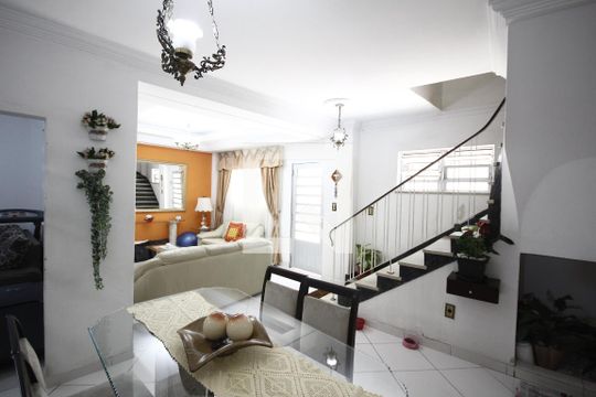 Sala de casa à venda com 3 quartos, 240m² em Jardim da Glória, São Paulo