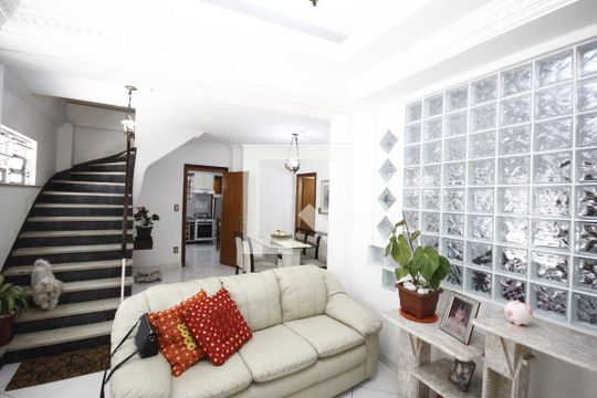 Sala de casa à venda com 3 quartos, 240m² em Jardim da Glória, São Paulo
