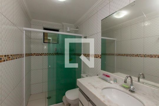 Suíte - Banheiro de apartamento para alugar com 3 quartos, 143m² em Barra Funda, Guarujá