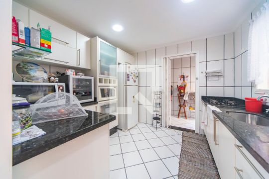 Cozinha de casa de condomínio à venda com 2 quartos, 119m² em Jardim Pilar, Santo André