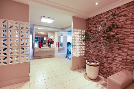 Hall de entrada de apartamento para alugar com 3 quartos, 74m² em Setor dos Afonsos, Aparecida de Goiânia