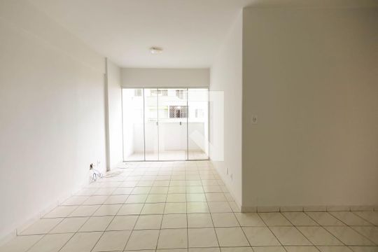 Sala de apartamento para alugar com 3 quartos, 74m² em Setor dos Afonsos, Aparecida de Goiânia