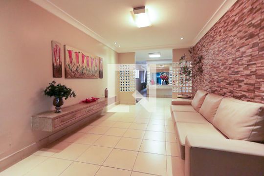 Hall de entrada de apartamento para alugar com 3 quartos, 74m² em Setor dos Afonsos, Aparecida de Goiânia