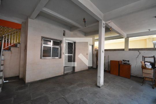Garagem de apartamento para alugar com 2 quartos, 200m² em Bento Ribeiro, Rio de Janeiro