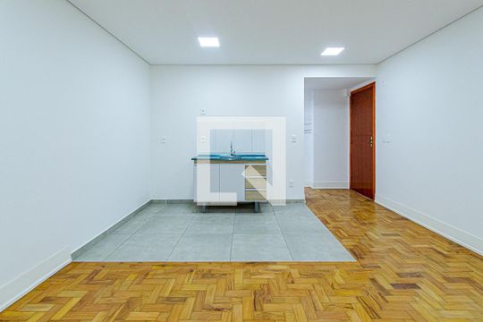 Cozinha de apartamento para alugar com 1 quarto, 43m² em Bela Vista, São Paulo