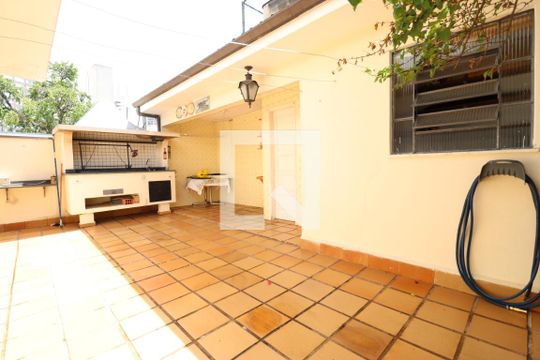 Quintal de casa para alugar com 3 quartos, 184m² em Perdizes, São Paulo