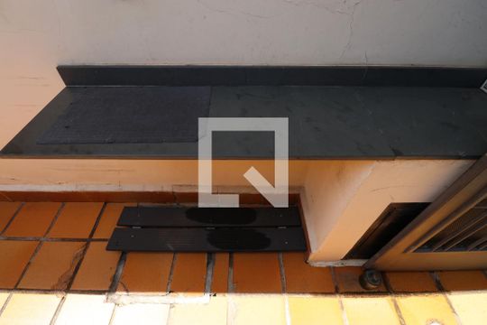 Corredor de casa para alugar com 3 quartos, 184m² em Perdizes, São Paulo