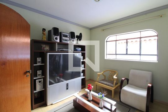 Quarto de casa à venda com 3 quartos, 1000m² em Jardim Santa Helena, São Paulo
