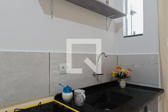 Sala/Cozinha de kitnet/studio para alugar com 1 quarto, 24m² em Parque Flamengo, Guarulhos