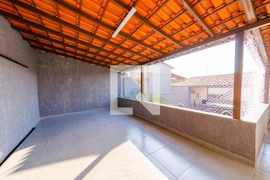 Garagem de casa à venda com 4 quartos, 270m² em Conjunto Califórnia, Belo Horizonte