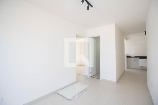 Sala de apartamento para alugar com 2 quartos, 48m² em Vila Santa Edwiges, São Paulo