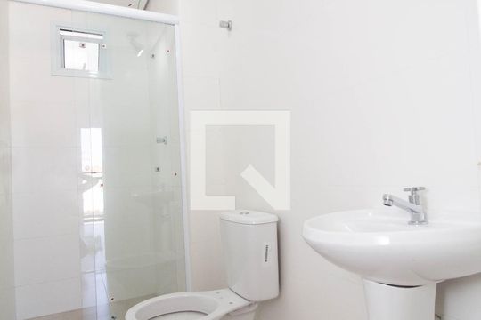 Banheiro de apartamento para alugar com 2 quartos, 48m² em Vila Santa Edwiges, São Paulo