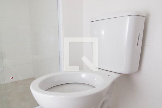 Banheiro de apartamento para alugar com 2 quartos, 48m² em Vila Santa Edwiges, São Paulo