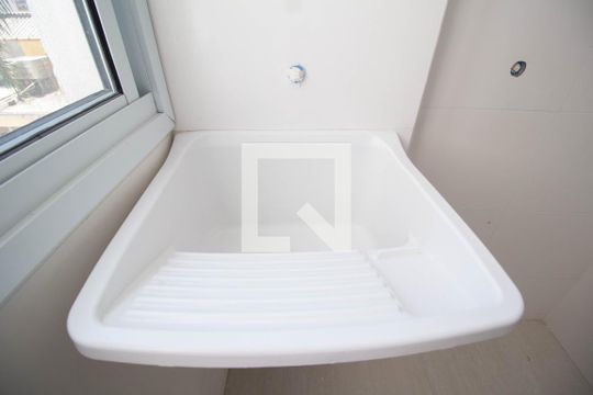 Área de Serviço de apartamento para alugar com 2 quartos, 48m² em Vila Santa Edwiges, São Paulo