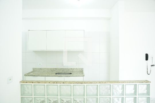 Cozinha de apartamento para alugar com 2 quartos, 65m² em Jardim Barbacena, Cotia
