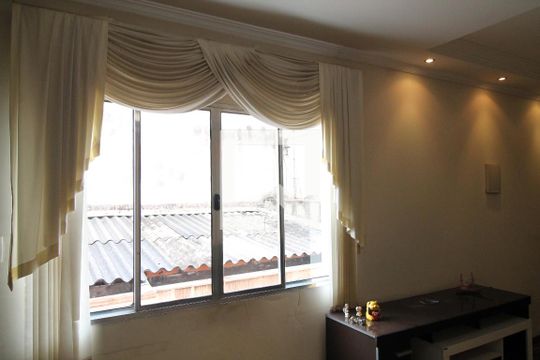 Detalhe Sala de casa à venda com 4 quartos, 360m² em Vila Nhocuné, São Paulo