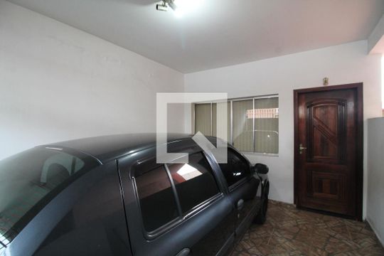 Garagem de casa à venda com 4 quartos, 360m² em Vila Nhocuné, São Paulo