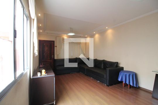 Sala de casa à venda com 4 quartos, 360m² em Vila Nhocuné, São Paulo