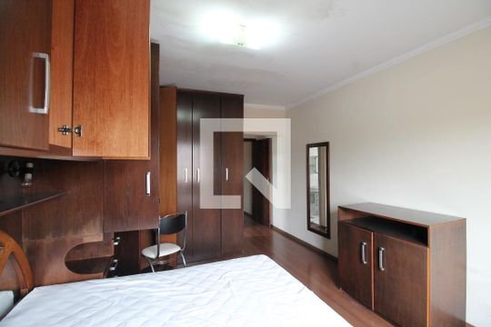quarto suite 1 de casa à venda com 4 quartos, 360m² em Vila Nhocuné, São Paulo