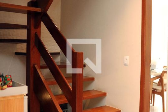 Escada Sala de casa à venda com 3 quartos, 183m² em Planalto Paulista, São Paulo