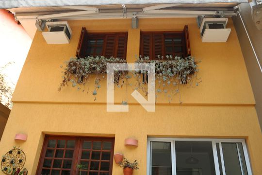 Quintal de casa à venda com 3 quartos, 183m² em Planalto Paulista, São Paulo
