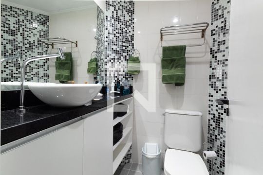 Banheiro de apartamento à venda com 1 quarto, 38m² em Cerqueira César, São Paulo