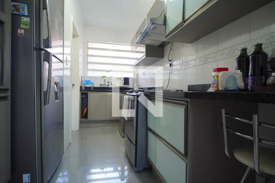 Cozinha de casa à venda com 3 quartos, 205m² em Jardim Itu Sabará, Porto Alegre