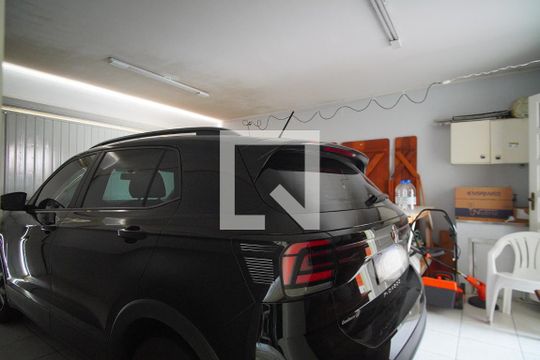 Garagem de casa à venda com 3 quartos, 205m² em Jardim Itu Sabará, Porto Alegre