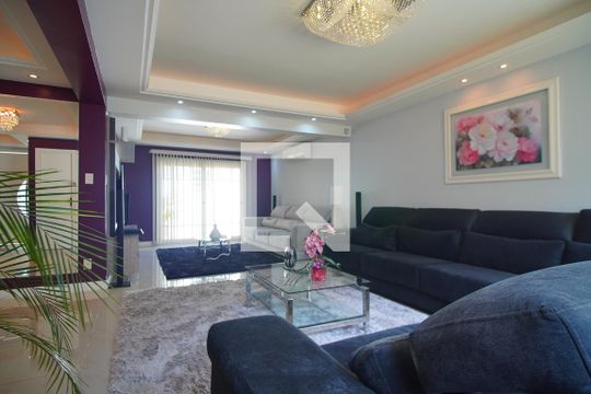 Sala de casa à venda com 3 quartos, 205m² em Jardim Itu Sabará, Porto Alegre