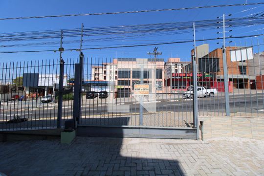 Área de Manobra de apartamento para alugar com 2 quartos, 80m² em Jardim Chapadão, Campinas