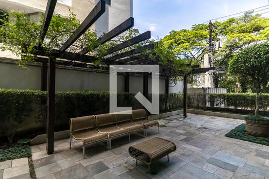 Área comum do prédio de apartamento para alugar com 1 quarto, 82m² em Vila Olímpia, São Paulo