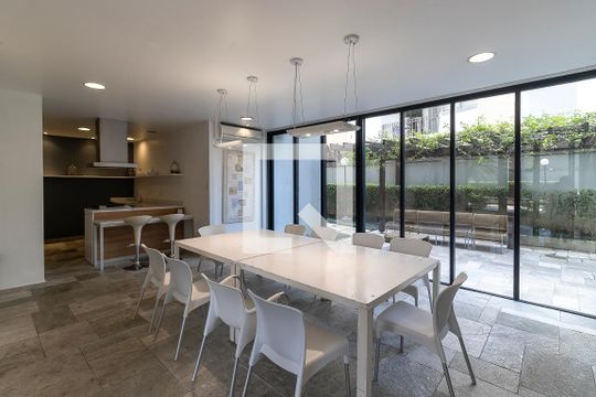 Área comum do prédio de apartamento para alugar com 1 quarto, 82m² em Vila Olímpia, São Paulo