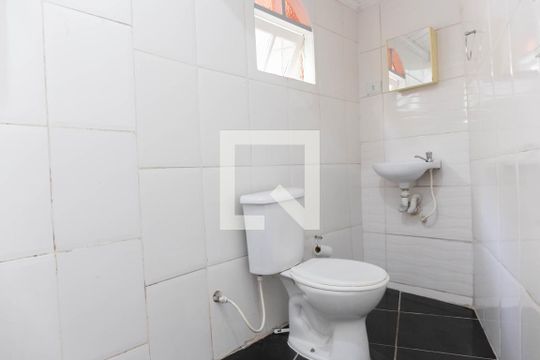 Banheiro de kitnet/studio para alugar com 1 quarto, 30m² em Liberdade, São Paulo