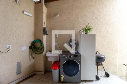 área de serviço edícula de casa à venda com 3 quartos, 120m² em Vila Dom Pedro I, São Paulo
