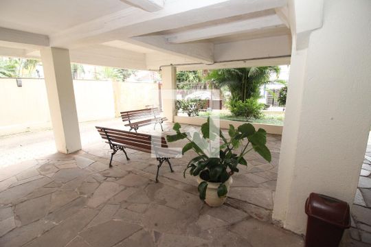 Hall de Entrada de kitnet/studio à venda com 1 quarto, 34m² em Santo Antônio, Porto Alegre