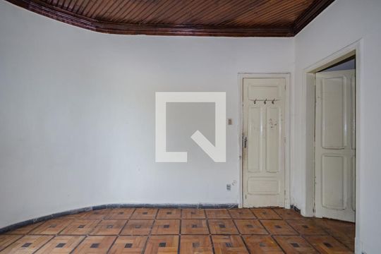 Quarto 1 de casa à venda com 3 quartos, 130m² em Carlos Prates, Belo Horizonte