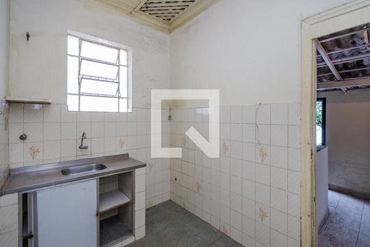 Cozinha de casa à venda com 3 quartos, 130m² em Carlos Prates, Belo Horizonte