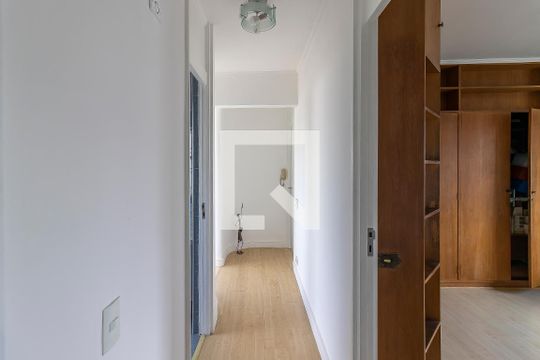 Corredor Quartos de apartamento para alugar com 3 quartos, 127m² em Indianópolis, São Paulo