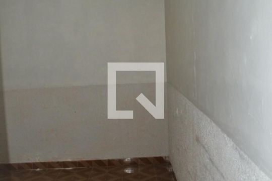 Sala/Quarto de casa para alugar com 1 quarto, 70m² em Vila Santo Estefano, São Paulo