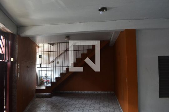 Garagem de casa para alugar com 1 quarto, 70m² em Vila Santo Estefano, São Paulo