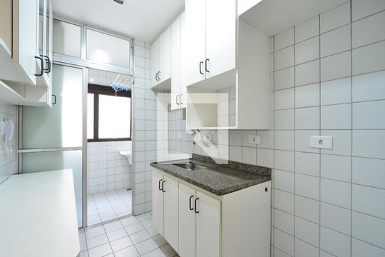 Cozinha de apartamento para alugar com 2 quartos, 53m² em Saúde, São Paulo