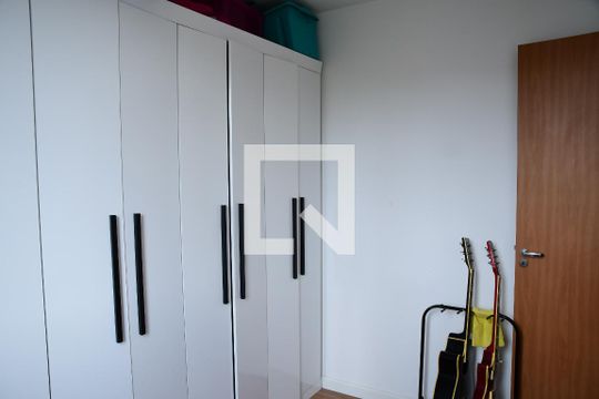 Quarto 1  de apartamento para alugar com 2 quartos, 40m² em Jardim Caiapia, Cotia