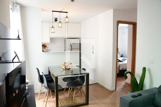 Apartamento para alugar com 2 quartos, 40m² em Jardim Caiapia, Cotia