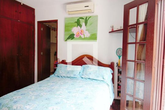 Suíte 1 de casa para alugar com 4 quartos, 780m² em Real Parque, São Paulo