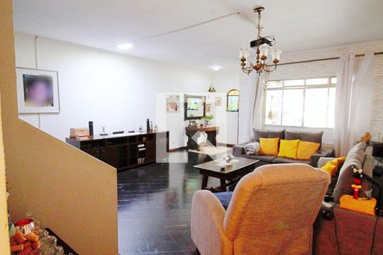 Sala de casa para alugar com 4 quartos, 780m² em Real Parque, São Paulo