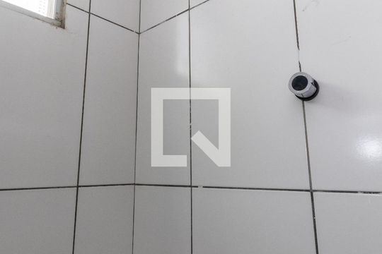 Banheiro e Área de Serviço de casa para alugar com 2 quartos, 63m² em Limão, São Paulo