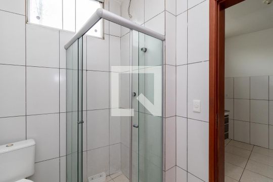 Banheiro e Área de Serviço de casa para alugar com 2 quartos, 63m² em Limão, São Paulo
